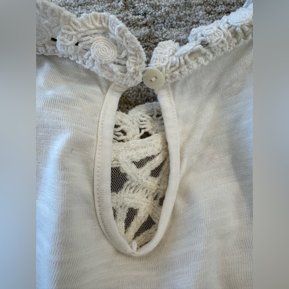 Plato Dori Ruffle Sleeve lace Crochet Top - Picture 6 of 13